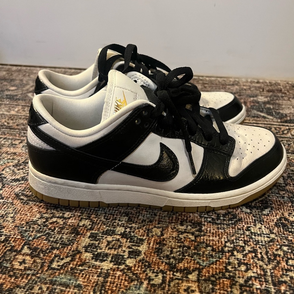 Nike Panda Black White Low-Top Sneakers with Gum Sole